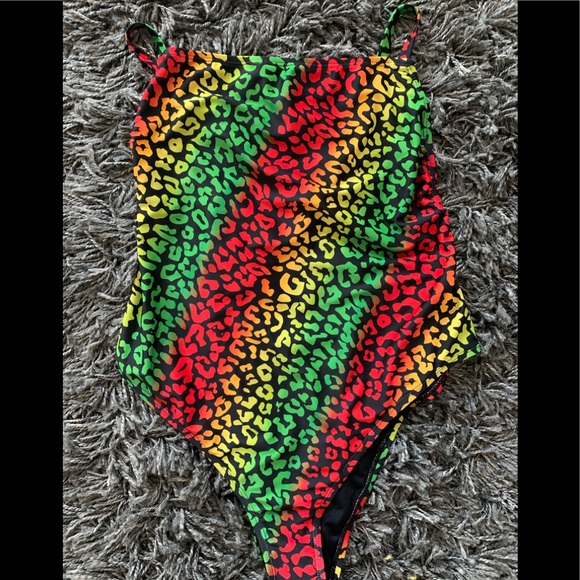 LAST ONE‼️ Leopard Print Plus Swimsuit - Picture 6 of 7